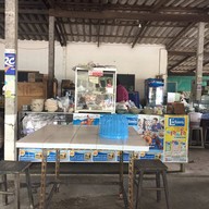 บรรยากาศ เจ๊จิ๋ม อาหารตามสั่ง