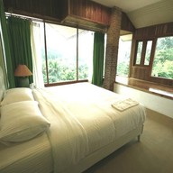 ภูชบารีสอร์ท