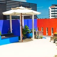 อะราวด์เดอะเวิร์ลดบีแอนด์บี