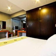 โรงแรมขนอมมาร็อค