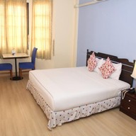 โรงแรมริมธารอินน์