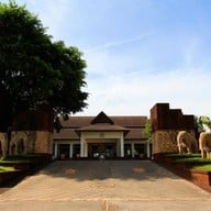 โรงแรมทวาราวดีรีสอร์ท