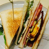 โรงแรมนารีตะ แอท อมตะ