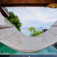 เซเรนดิพิติบีชรีสอร์ท