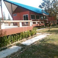 พลอยน้ำค้างรีสอร์ท