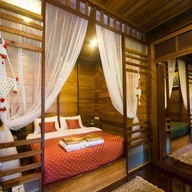 โรงแรมเรือนทับทิม