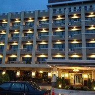 โรงแรมเดอะเซ็นทริส