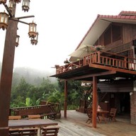 ภูชบารีสอร์ท