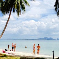 เกาะมุกริเวียร่าบีชรีสอร์ท