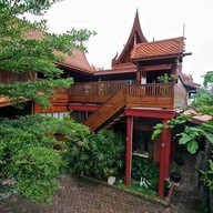 โรงแรมเรือนทับทิม