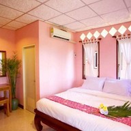 มยุรีสีชมพูรีสอร์ท