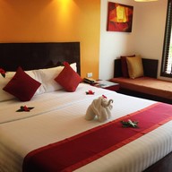 โรงแรมออลซีซั่นส์