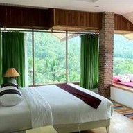 ภูชบารีสอร์ท