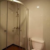 โรงแรมเรือนแพรอยัลปาร์ค