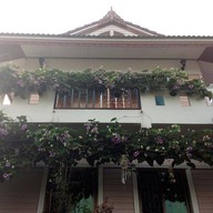 ลอยมณีเฮ้าส์
