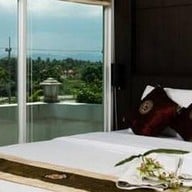 โรงแรมวราวรรณรีสอร์ท