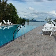 เกาะมุกเดอะซันเกรทรีสอร์ท