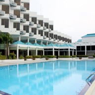 โรงแรมซันธาราเวลเนสรีสอร์ท