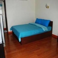 เกาะสีชังรีสอร์ท