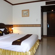 โรงแรมซันธาราเวลเนสรีสอร์ท