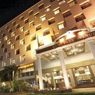 โรงแรมคิงปาร์คอเวนิว