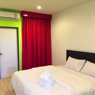 โรงแรมล็อกอิน