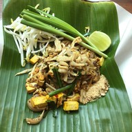 เมนูของร้าน ผัดไทยไฟทะลุ ถนนดินสอ
