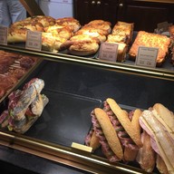 บรรยากาศ Paul Depuis1889 South Kensington