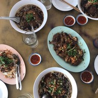 ก๋วยเตี๋ยวเป็ดตุ๋น ร้านธรรมดา มาบตาพุด