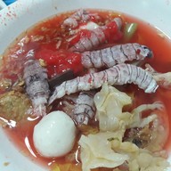 เมนูของร้าน เจ๊เพ็ญเย็นตาโฟ