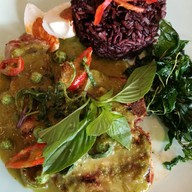 เมนูของร้าน August Organic Eatery Mercurry ville