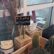 บรรยากาศ zogzag Cafe&book