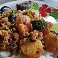 เมนูของร้าน ป้ากลิ่น อาหารตามสั่ง