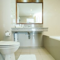 โรงแรมทอมสัน หัวหมาก