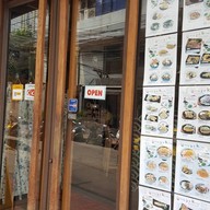 หน้าร้าน Miharu Japanese eatery สีลม