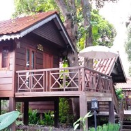 บ้านวิวน้ำ แค้มปิ้ง แอนด์ รีสอร์ท