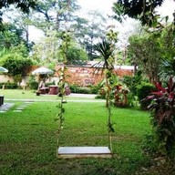 บ้านวิวน้ำ แค้มปิ้ง แอนด์ รีสอร์ท