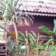 บ้านวิวน้ำ แค้มปิ้ง แอนด์ รีสอร์ท