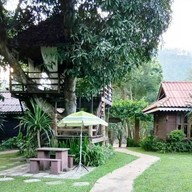 บ้านวิวน้ำ แค้มปิ้ง แอนด์ รีสอร์ท