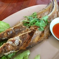 ร้านอาหารชาวเขื่อน
