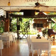 บ้านวิวน้ำ แค้มปิ้ง แอนด์ รีสอร์ท