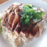 เมนูของร้าน ข้าวมันไก่อบท่าช้าง