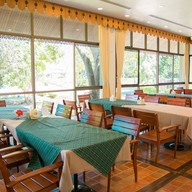 Muaklek Paradise Resort