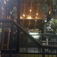 Risa Lamo อารีย์ การ์เด้น