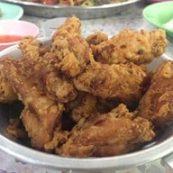 เมนูของร้าน บ้านส้มตำ ชุมแพ