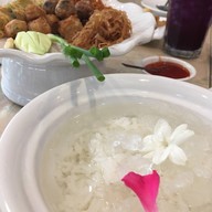 เมนูของร้าน สวนกุหลาบ ซอยอารีย์