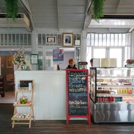 บรรยากาศ Jirathorn