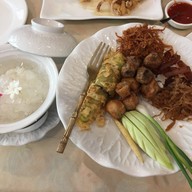 เมนูของร้าน สวนกุหลาบ ซอยอารีย์
