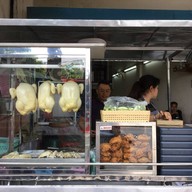หน้าร้าน สมชายข้าวมันไก่ตอน (ข้าวมันไก่สมปองเจ้าเก่่า) คลองเตย