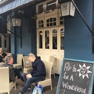 หน้าร้าน The Duke Of Wellington Notting Hill